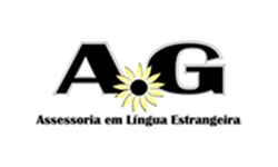Logo da AG - Tradução, Interpretação e Áudio-descrição formada por duas letras maúsculas A e G e no centro inferior dessas duas letras um flor com pétalas amarelas e míolo preto. Abaixo das letras a grase escrito com letra preta: Assessoria em Línguas Estrangeira
