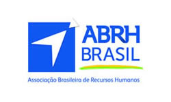 Logo da Associação Brasileira de Recursos Humanos – Seccional Alagoas (ABRH/AL) é comporto por um quadrado azul contendo dois triâgulos apontando para posição contrarias, um maior no centro ocupando quase todo o quadrado apontando para a parte superior direita e o menor pontando para baixo, mas posicionado na parte superior direita. Ao lado do quadrado há as letras A, B, R e H em maúsculo azul, abaixo das letras o texto Brasil, tambpem em maúsculo e um listra amarela. Ocupando todo o comprimeno do quadrado e o texto, abaixo disso o texto, Associação Brasileira de Recursos Humanos
